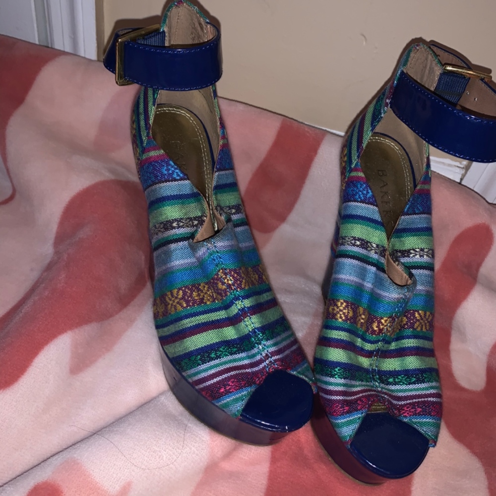 Aztec pattern wedge heels - Picture 3 of 5